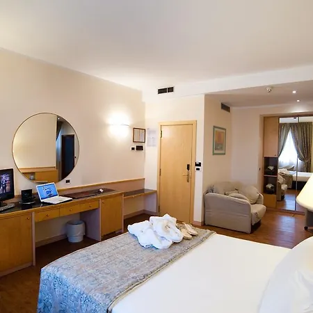 Minerva Ξενοδοχείο 4*