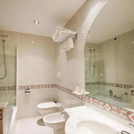 Minerva Hotel 4*